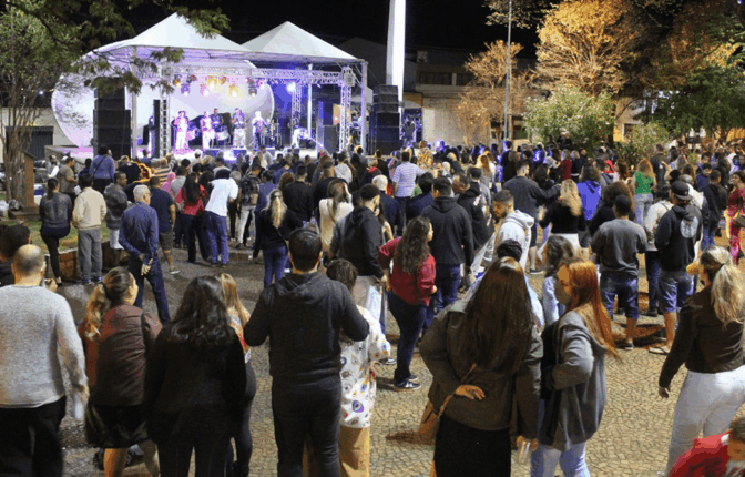 Banda da Lua anima população de Bebedouro