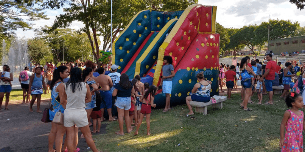 “Brincando no Parque” diverte crianças e adolescentes