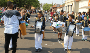 Botafogo comemora 114 anos com desfile cívico e bolo