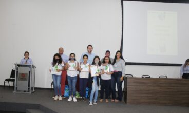 Prefeitura e Coopercitrus premiam alunos do projeto Campo Limpo