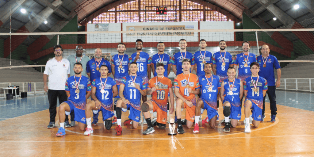Equipe de voleibol masculina vence Jogos Regionais