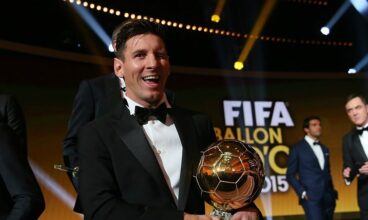 Messi leva a Bola de ouro e Neymar fica em terceiro.