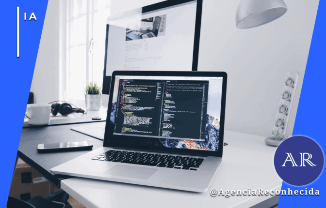 Ambiente de escritório moderno com um notebook em primeiro plano exibindo linhas de código de programação, representando a integração da Inteligência Artificial no mercado de trabalho e o suporte tecnológico para equipes e lideranças.
