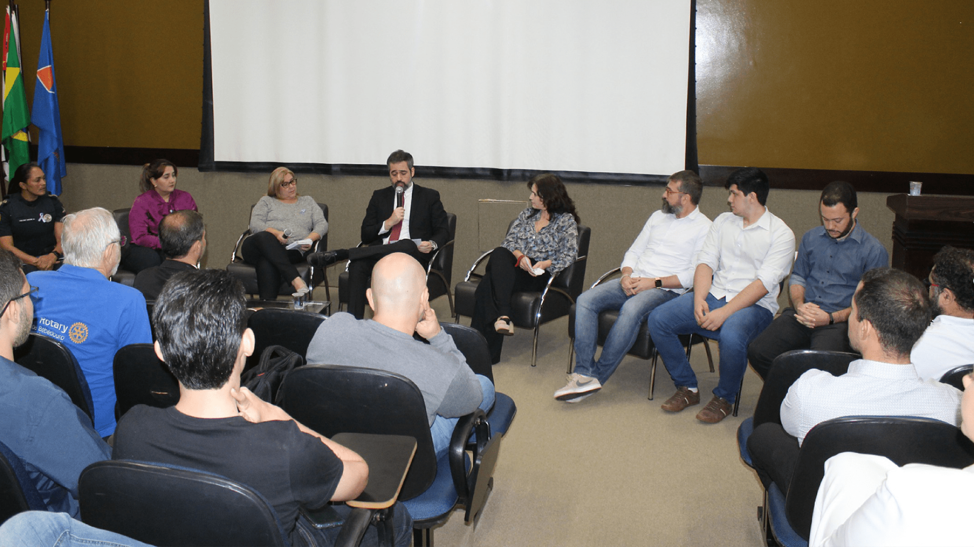 Mulheres ganham aplicativo com botão de pânico contra violência doméstica